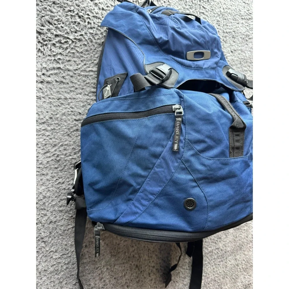 Oakley Icon 2.0 Tactical Gorpcore Hiking Rucksack Backpack Navy Blue Unisex
